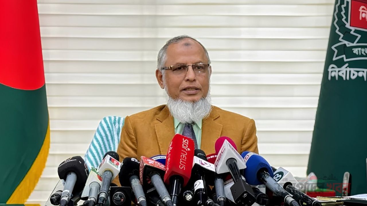 চলতি মাসের মধ্যেই ইউপি নির্বাচনের তফসিল: ইসি আনোয়ারুল