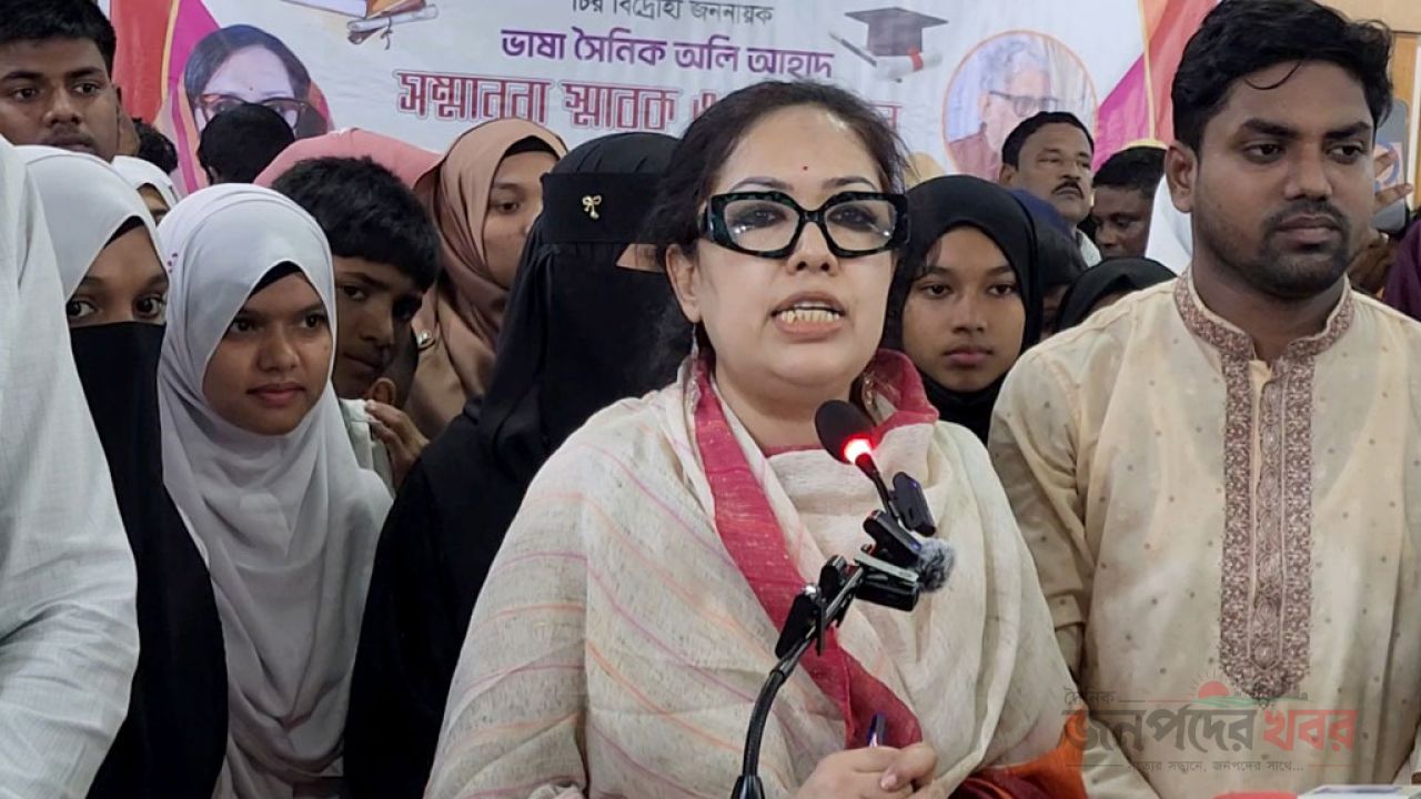 যে কোনো নাগরিক যে কোনো সময় দেশ ছাড়তে পারে, আবার ঢুকতেও পারে: রুমিন