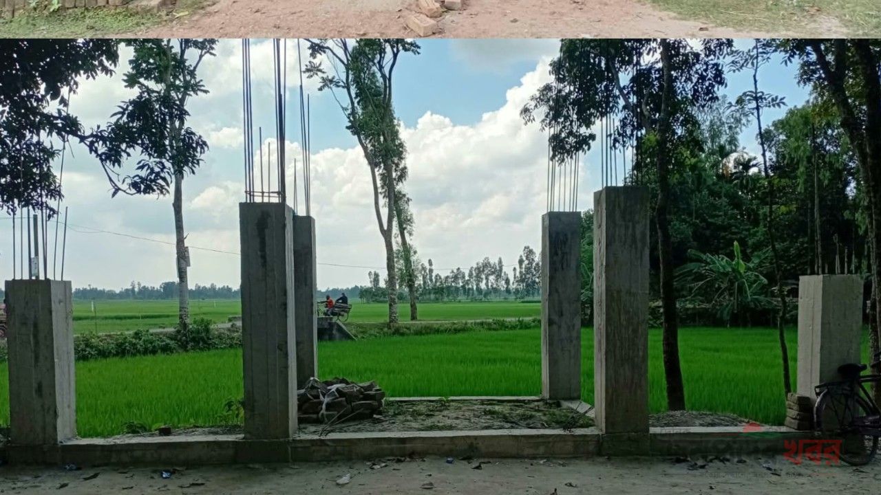 অর্থসংকটে ৬ মাস ধরে বন্ধ সাদুল্লাপুরের নয়ানপুর ঈদগাহ মাঠের মিনার নির্মাণকাজ