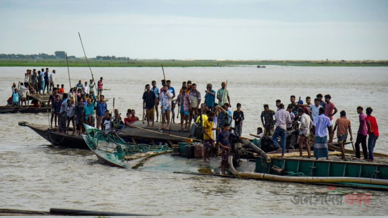 গাইবান্ধায় ব্রহ্মপুত্র নদে অবৈধ ড্রেজার আটক, এলাকাবাসীর প্রতিরোধ ও ২ লাখ টাকা জরিমানা