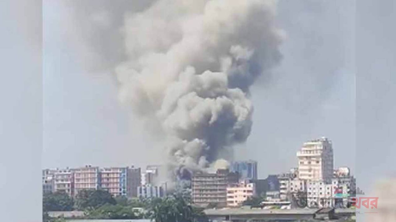 টঙ্গীতে ওষুধ কারখানায় আগুন, নিয়ন্ত্রণে কাজ করছে ৩ ইউনিট