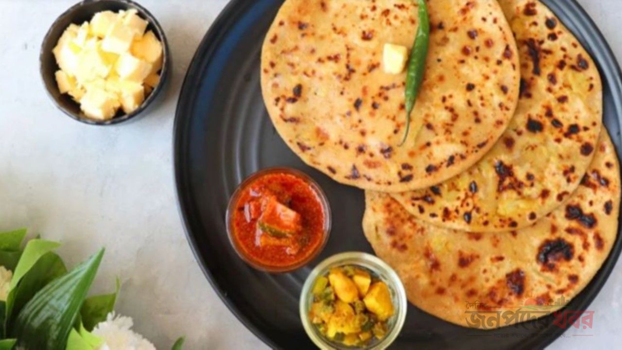 তেল ছাড়া আলুর পরোটা যেভাবে বানাবেন